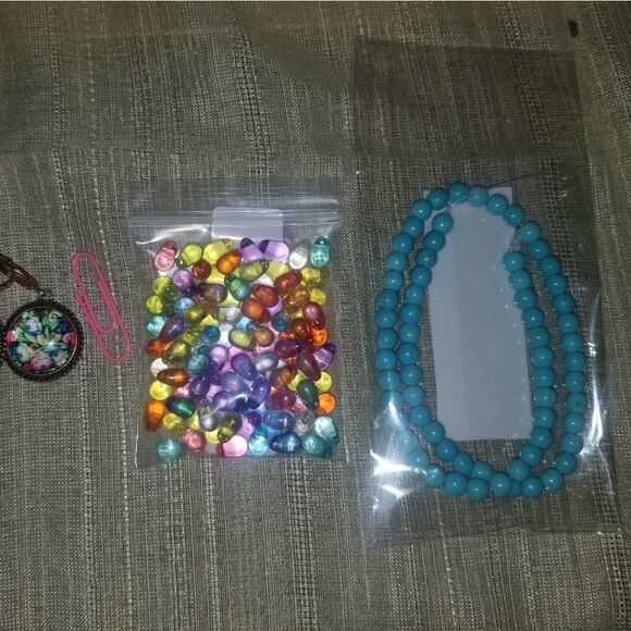 One strand of surprise beads+rainbow drops bundle - Picture 5 of 12
